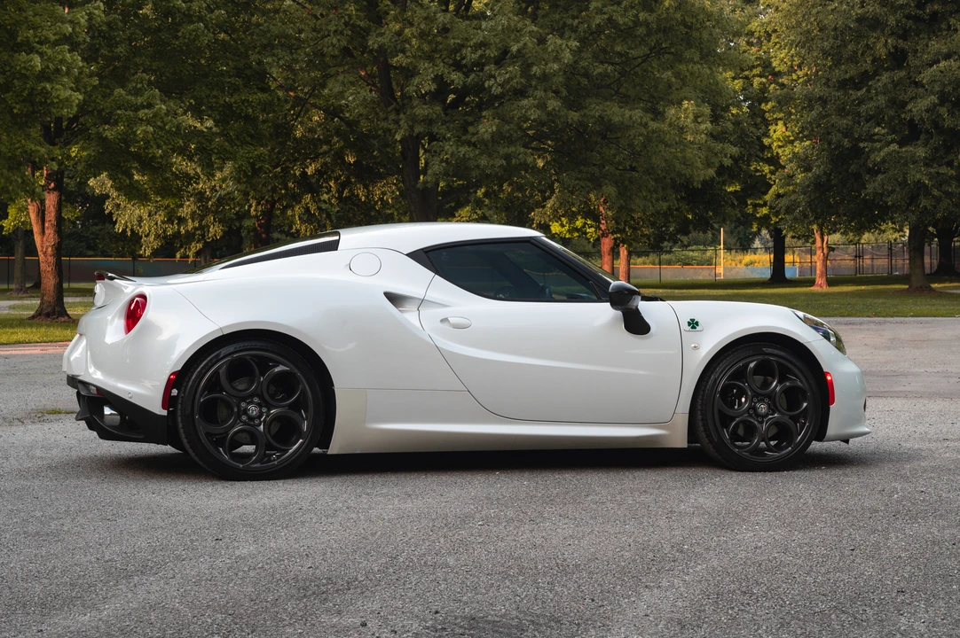2017 Alfa Romeo 4C Coupe - Image 17 of 31
