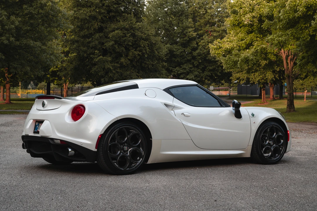 2017 Alfa Romeo 4C Coupe - Image 19 of 31