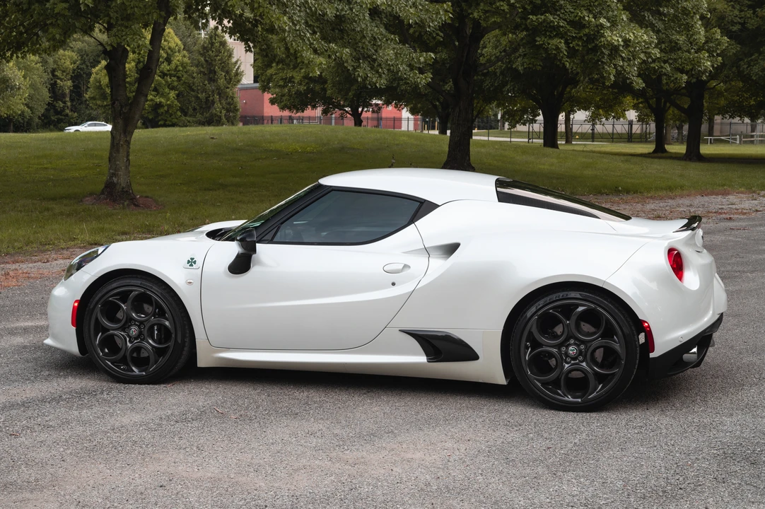2017 Alfa Romeo 4C Coupe - Image 25 of 31
