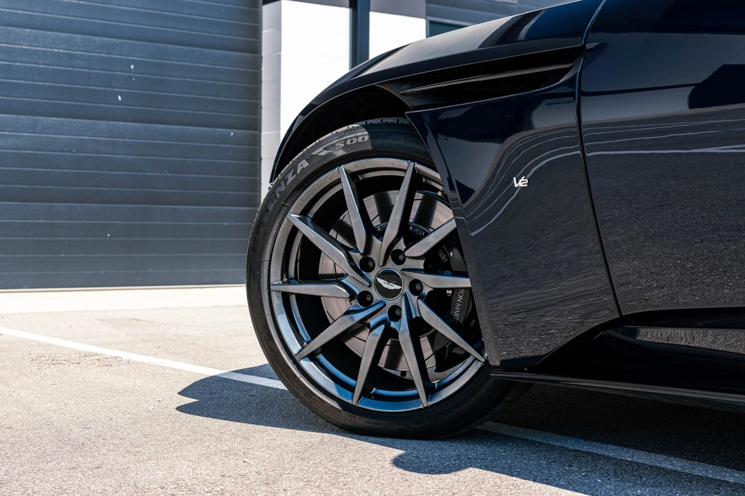 2017 Aston Martin DB11 V12 - Image 23 of 31