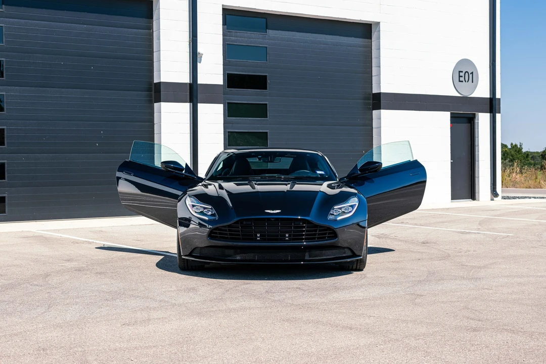 2017 Aston Martin DB11 V12 - Image 17 of 31