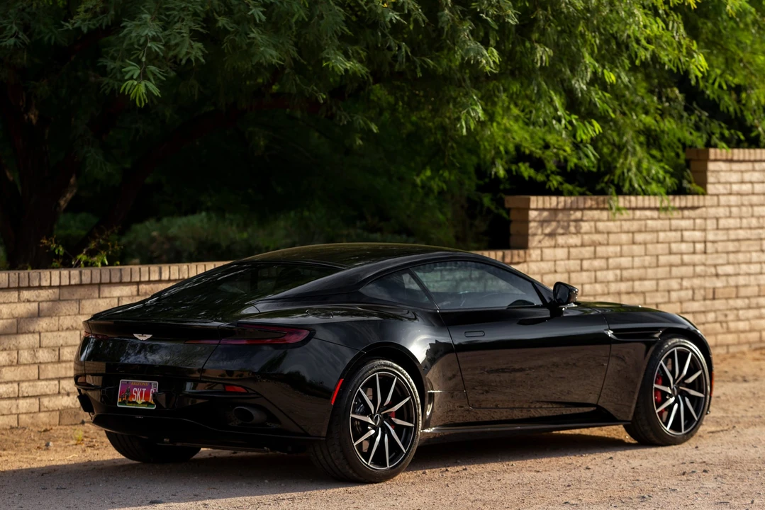 2018 Aston Martin DB11 - Image 19 of 31
