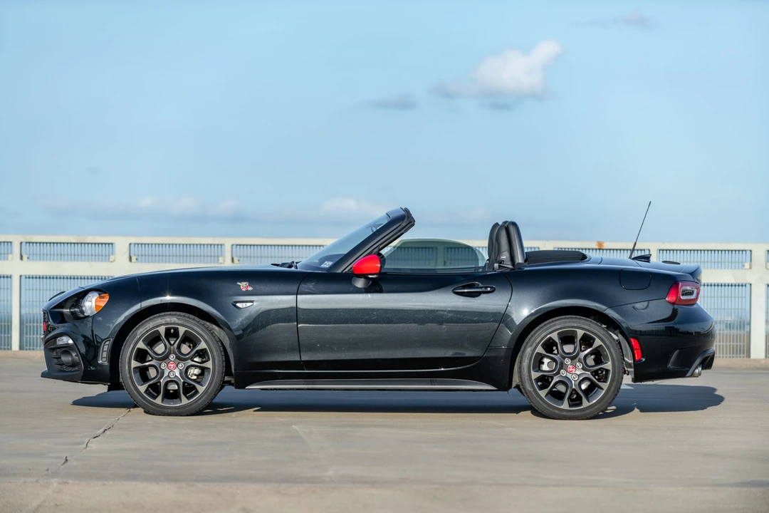 2019 Fiat 124 Spider - Image 15 of 31