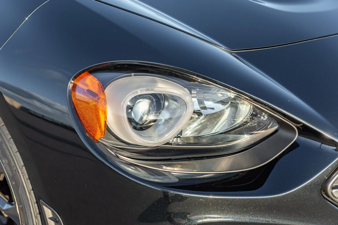 2019 Fiat 124 Spider - Image 17 of 31