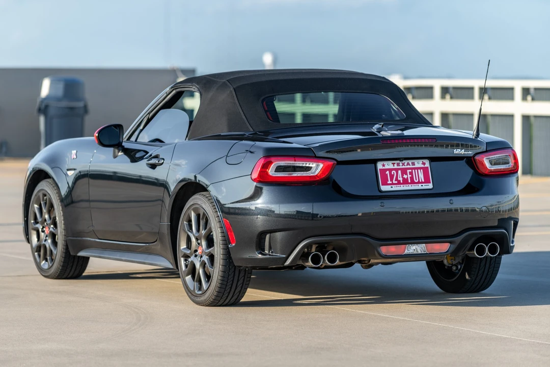 2019 Fiat 124 Spider - Image 14 of 31