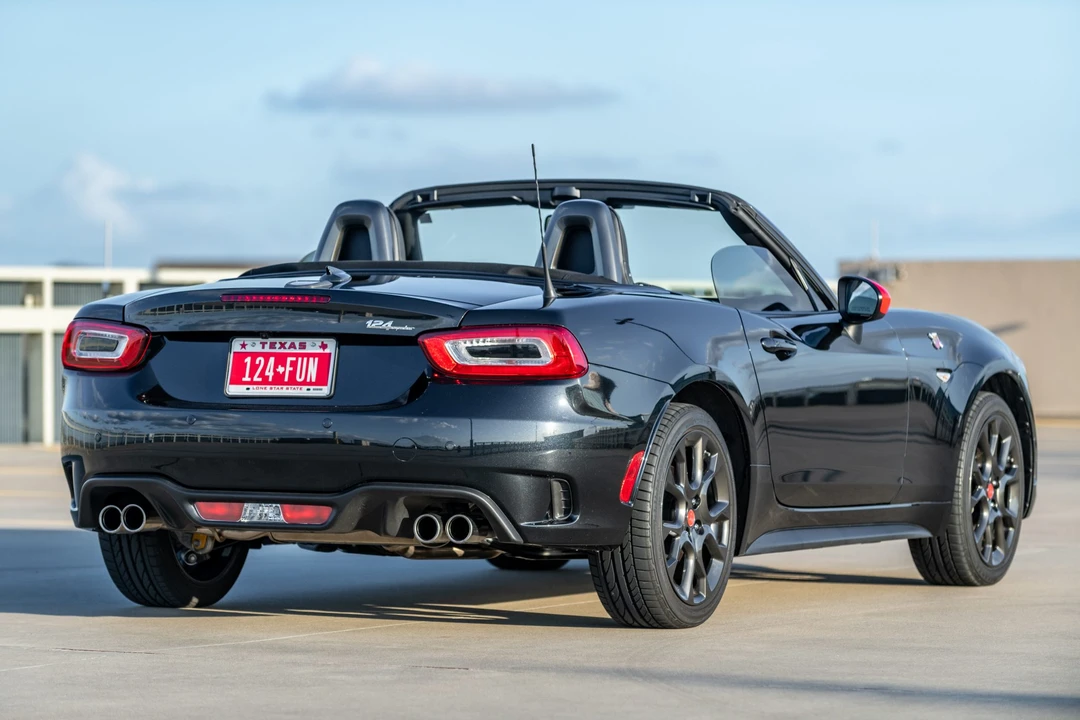 2019 Fiat 124 Spider - Image 9 of 31