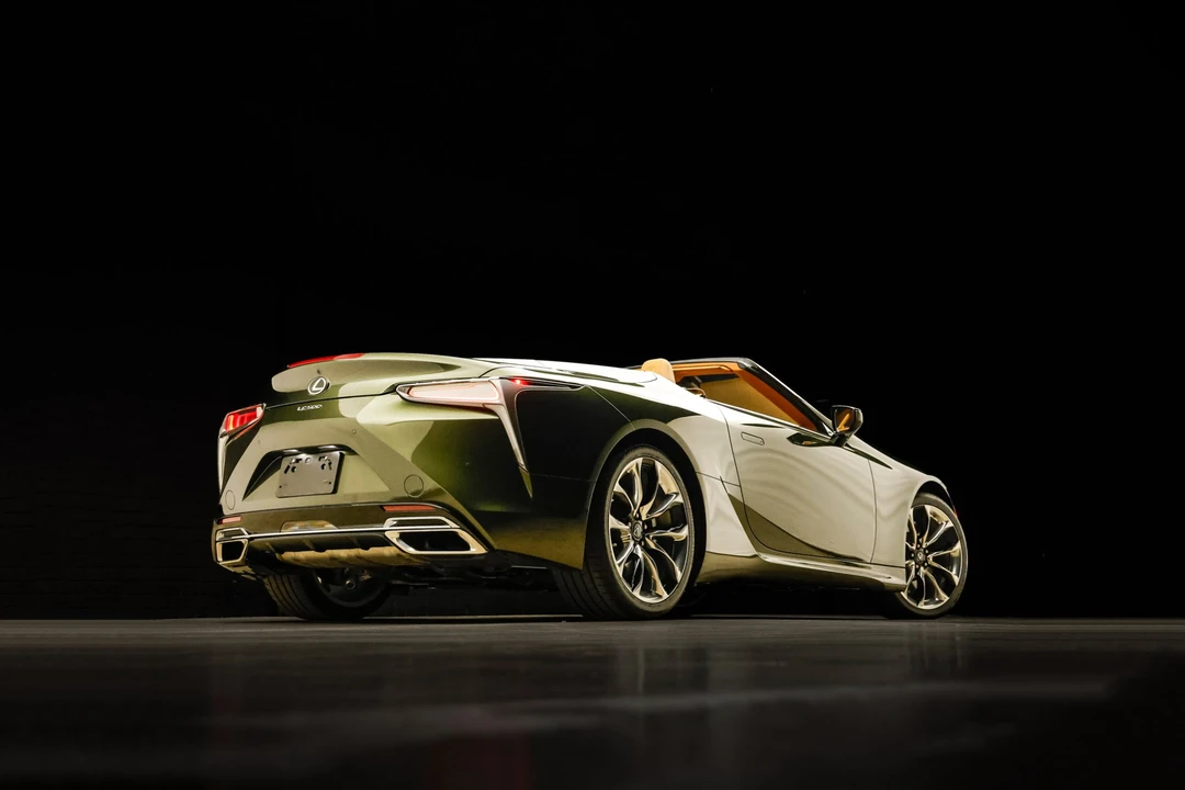 2023 Lexus LC - Image 17 of 31