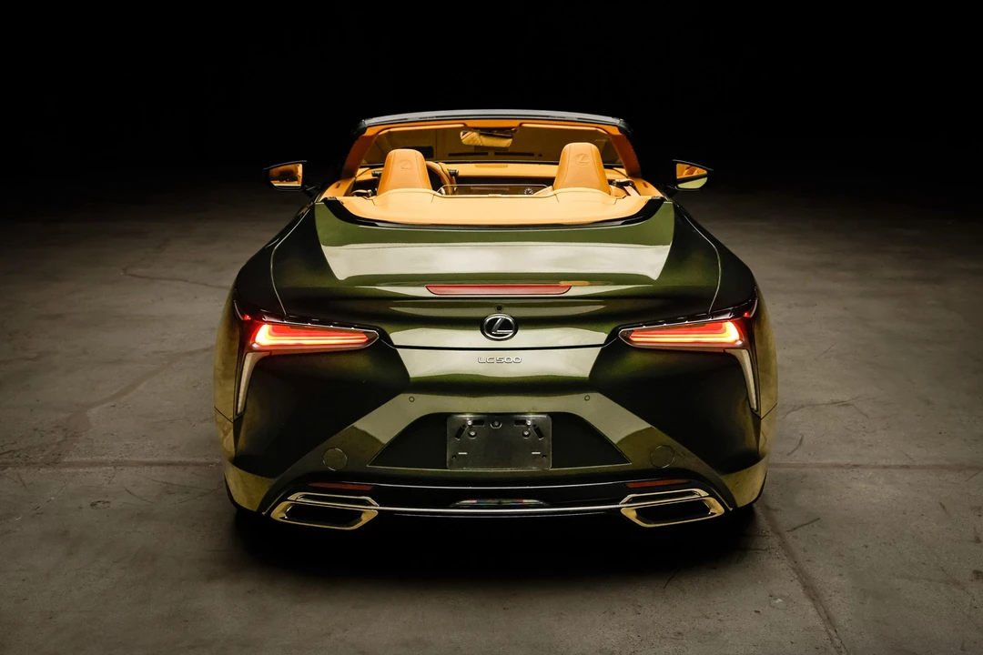 2023 Lexus LC - Image 18 of 31