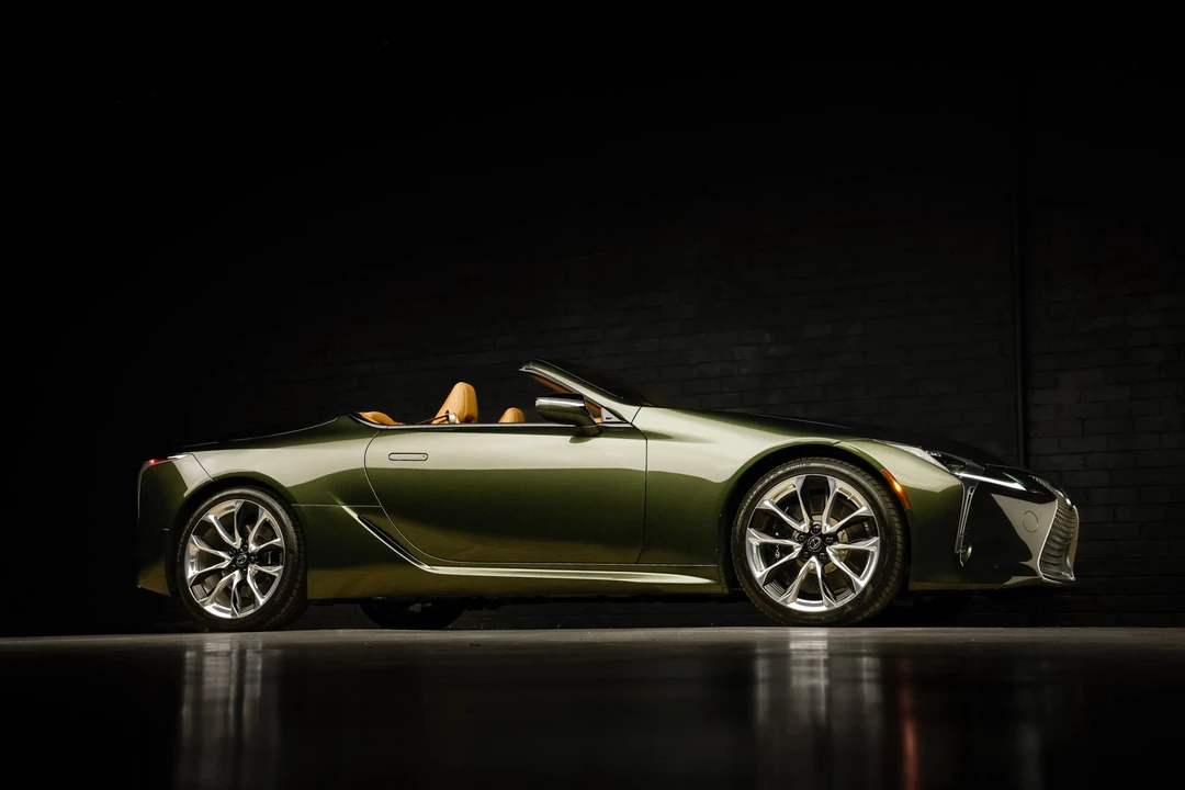 2023 Lexus LC - Image 12 of 31