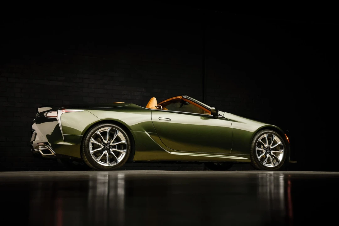 2023 Lexus LC - Image 14 of 31