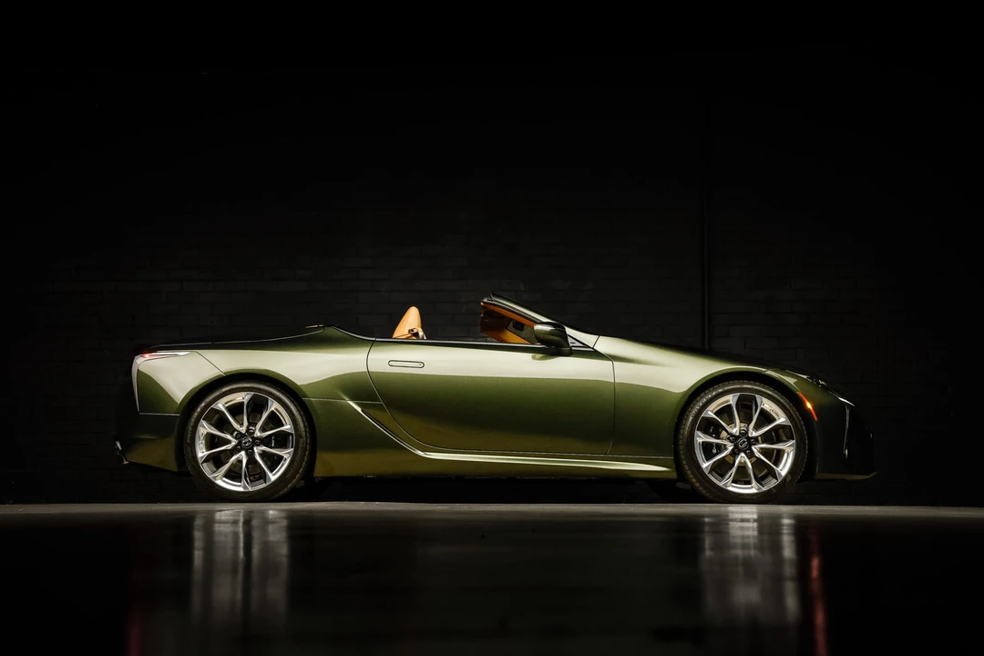 2023 Lexus LC - Image 13 of 31
