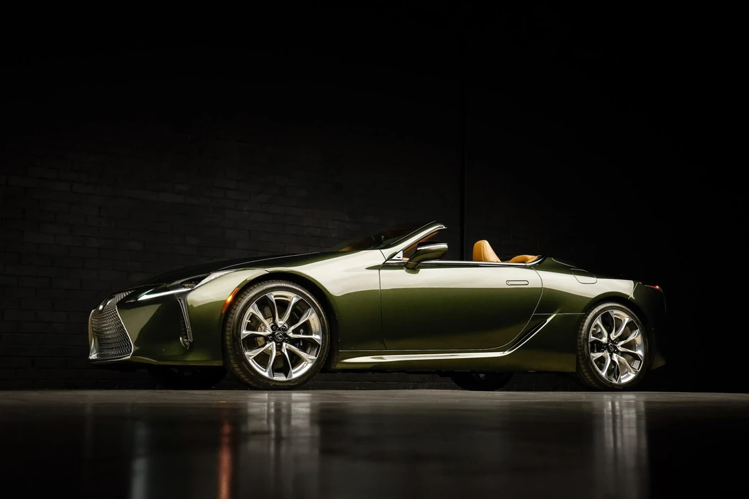 2023 Lexus LC - Image 29 of 31