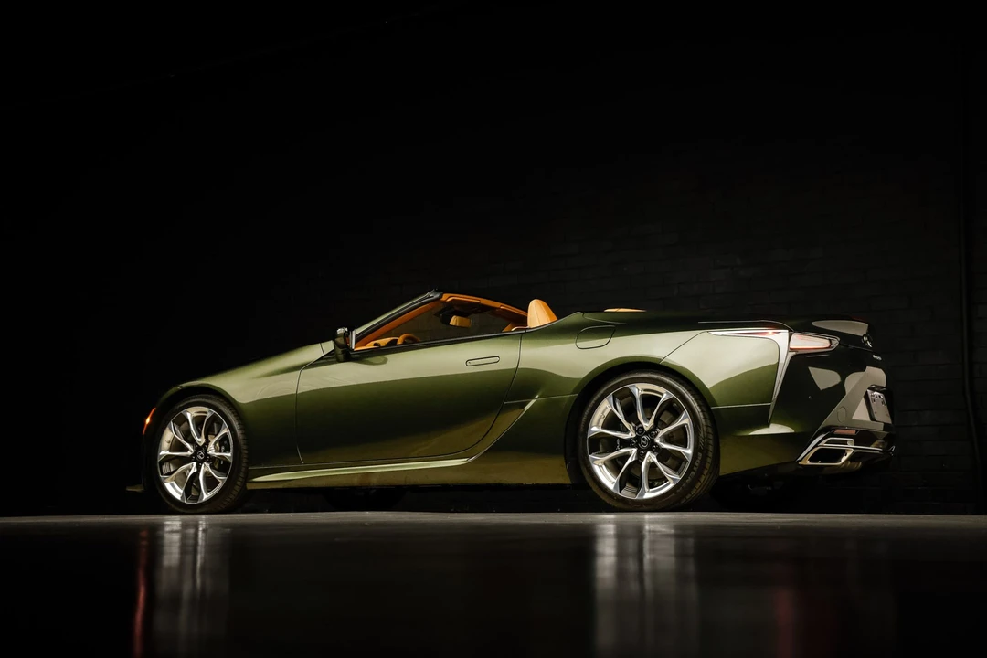 2023 Lexus LC - Image 24 of 31