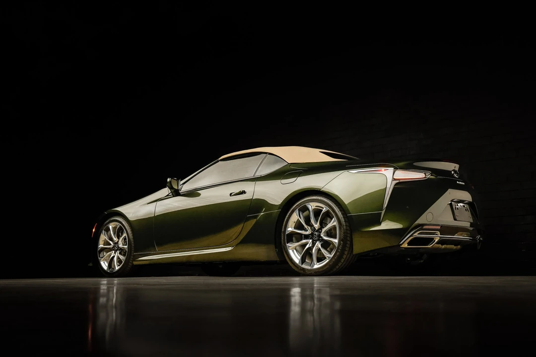 2023 Lexus LC - Image 25 of 31