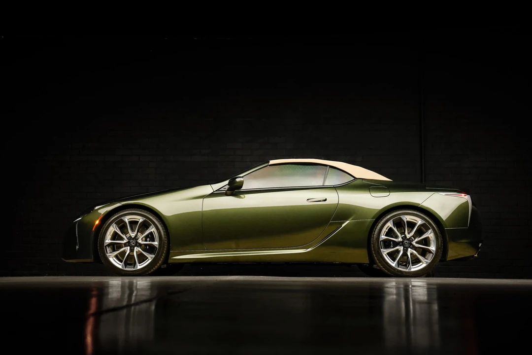 2023 Lexus LC - Image 26 of 31
