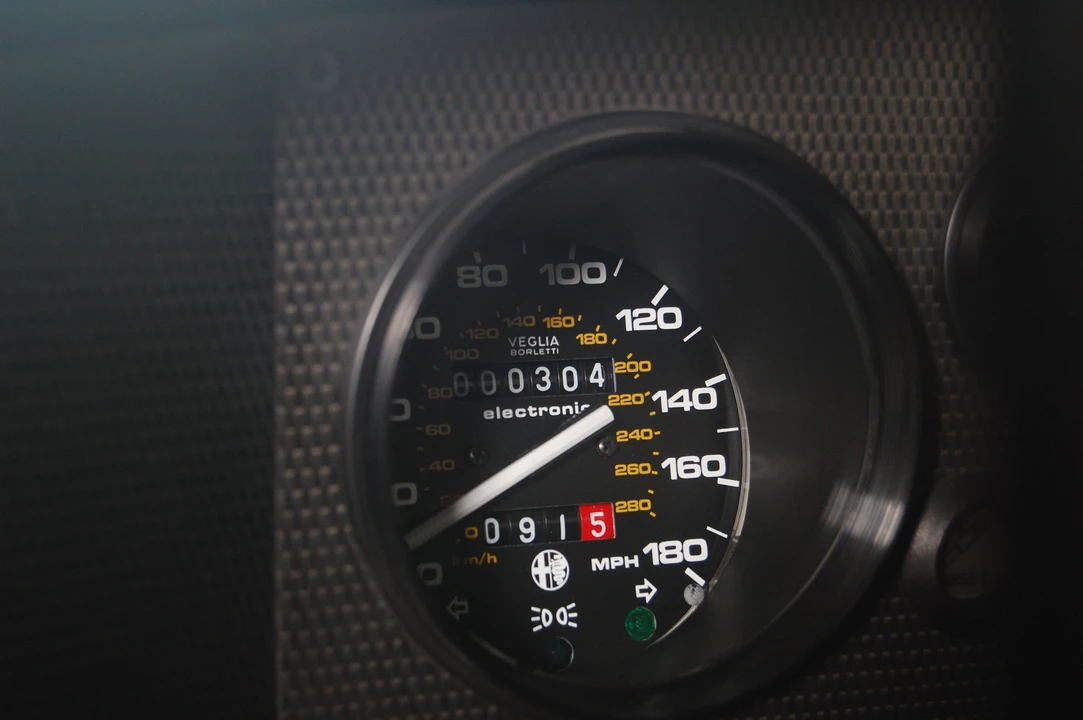 1990 Alfa Romeo SZ - Image 5 of 5