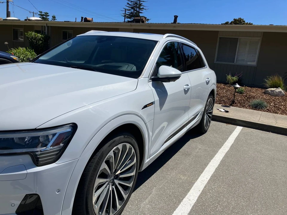 2019 Audi e-tron - Image 2 of 13