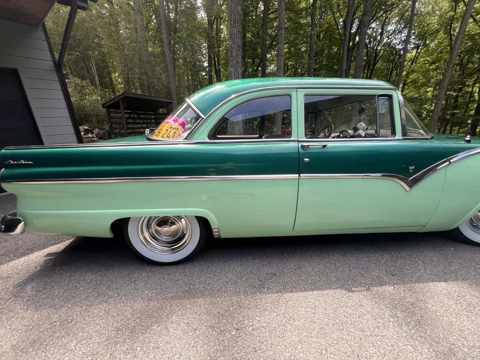 1955 Ford Fairlane 1st Gen - Image 17 of 31