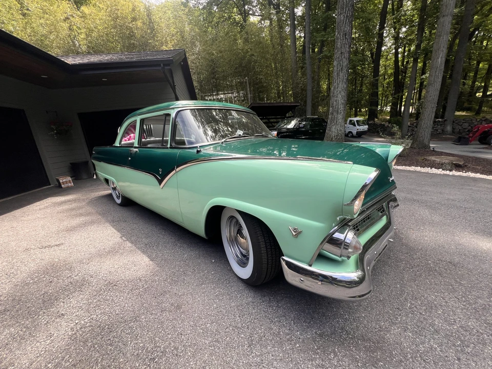 1955 Ford Fairlane 1st Gen - Image 4 of 31
