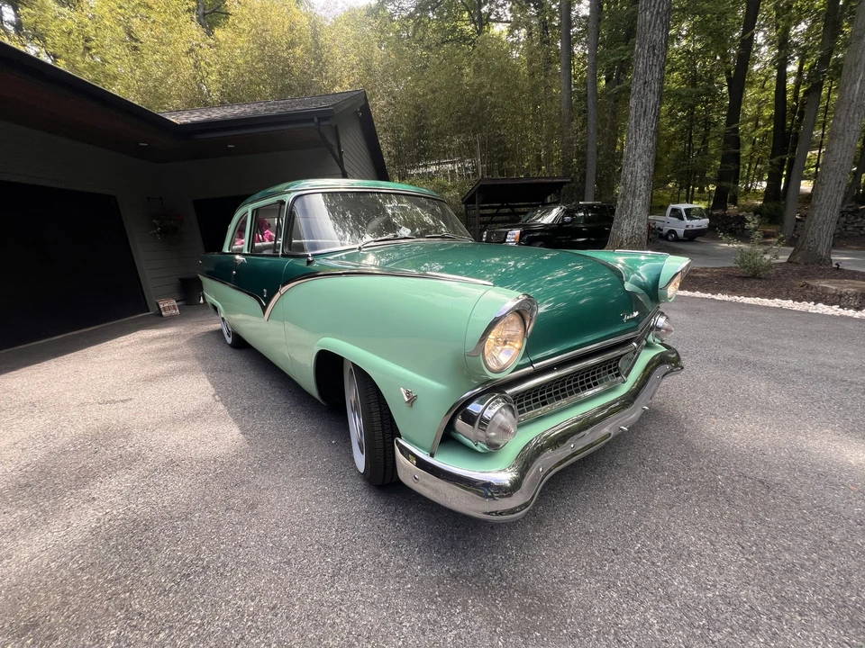 1955 Ford Fairlane 1st Gen - Image 5 of 31