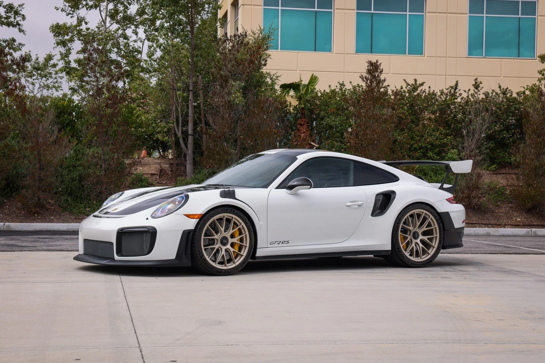 2018 Porsche 991 GT2 RS - Image 2 of 31