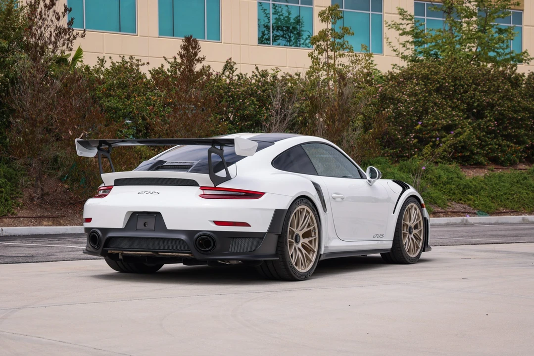 2018 Porsche 991 GT2 RS - Image 15 of 31