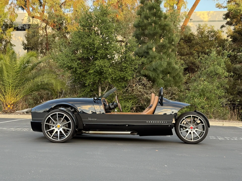 2024 Vanderhall Venice - Image 23 of 31