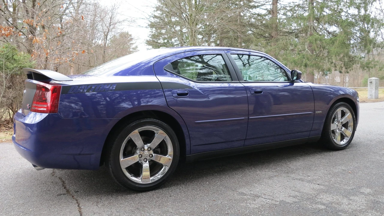 2007 Dodge Charger 6th Gen - Image 13 of 31