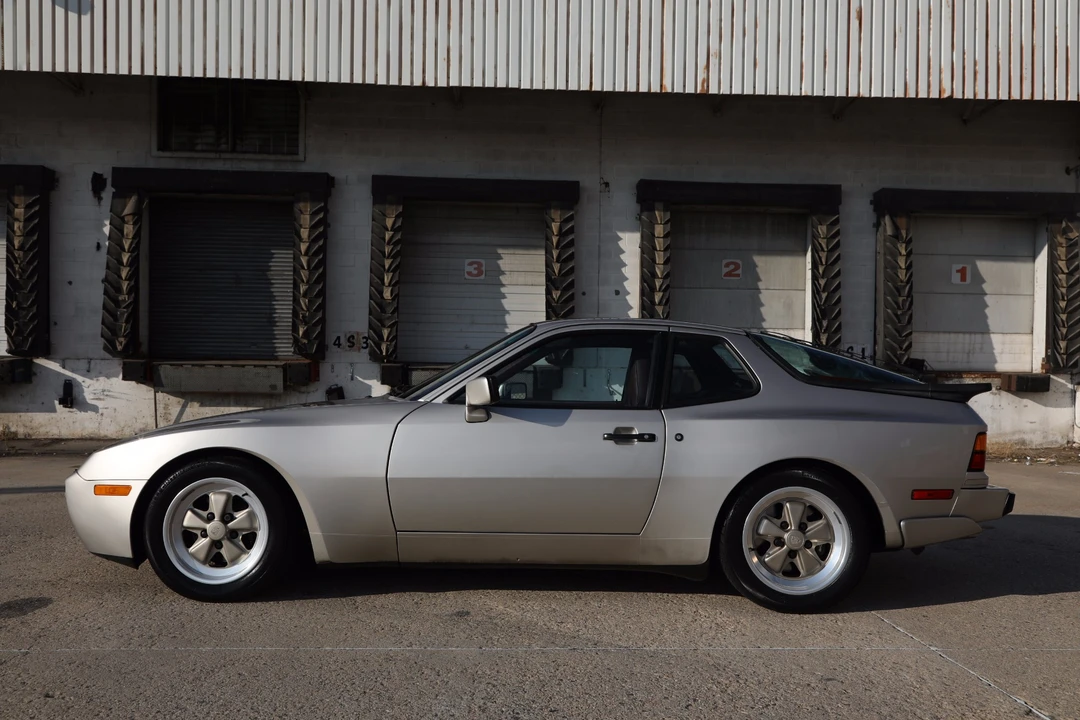 1986 Porsche 944 Turbo - Image 16 of 31