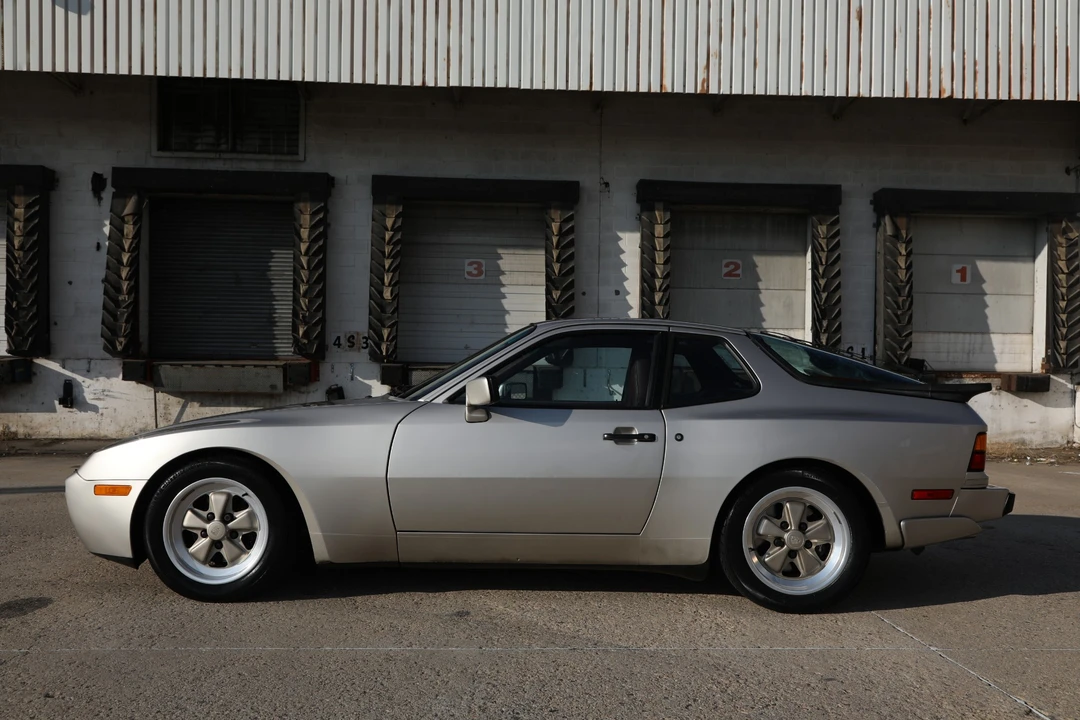 1986 Porsche 944 Turbo - Image 15 of 31