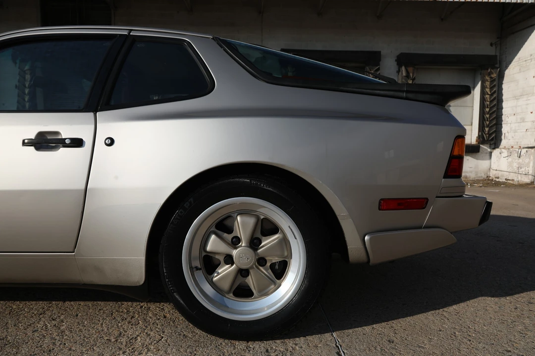 1986 Porsche 944 Turbo - Image 19 of 31