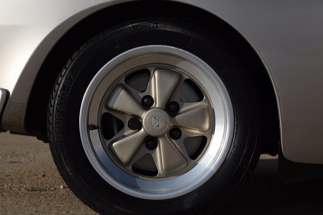 1986 Porsche 944 Turbo - Image 24 of 31
