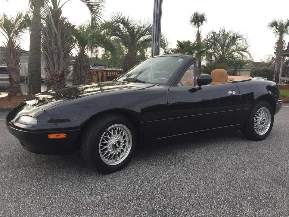 1992 Mazda NA MX-5 Miata - Image 2 of 31