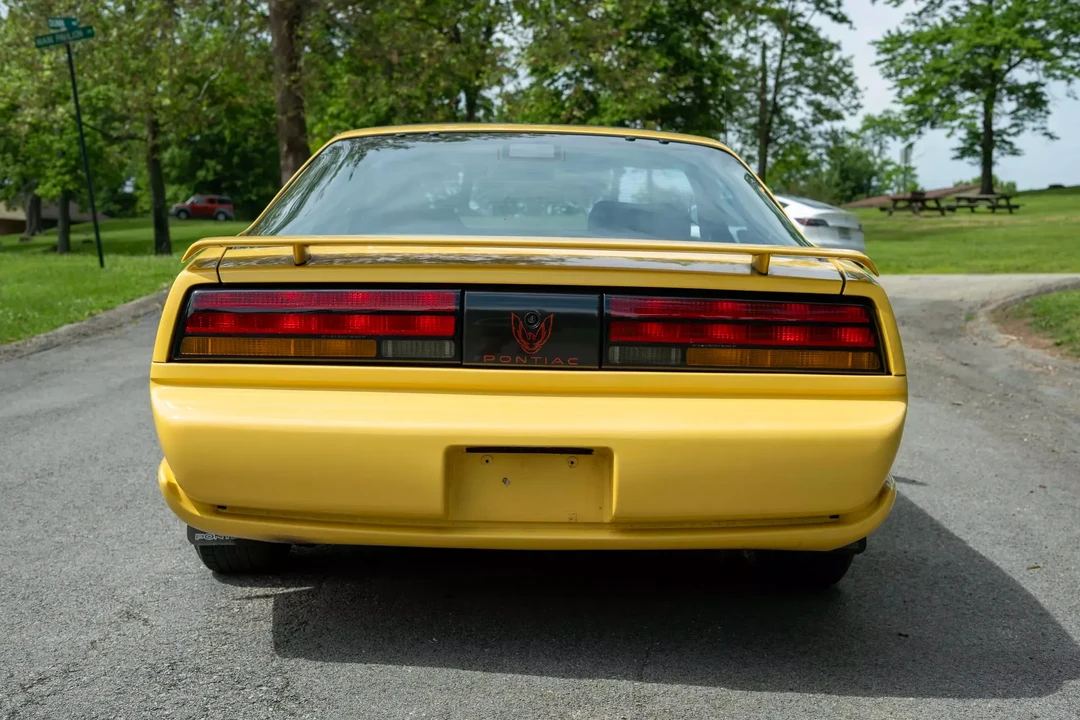 1992 Pontiac Firebird 3rd Gen - Image 8 of 31