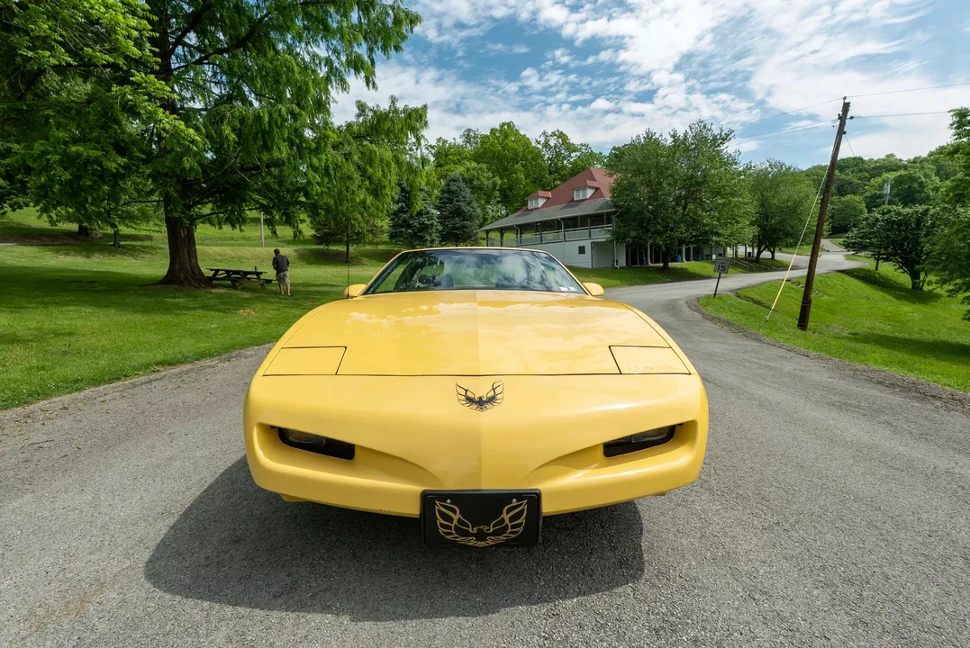 1992 Pontiac Firebird 3rd Gen - Image 20 of 31