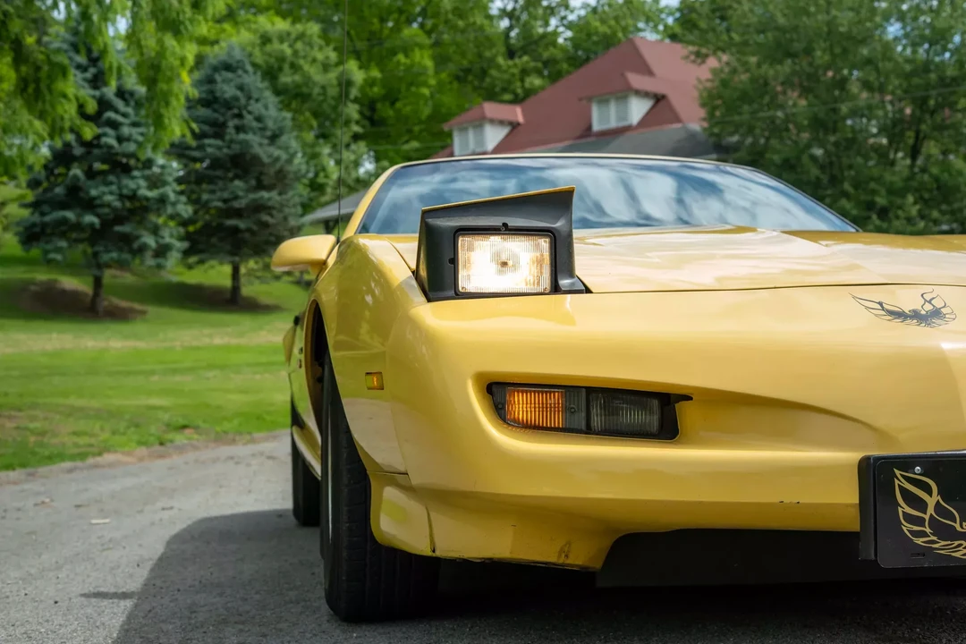 1992 Pontiac Firebird 3rd Gen - Image 19 of 31