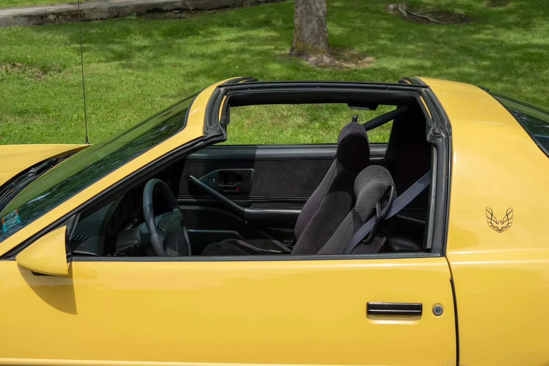 1992 Pontiac Firebird 3rd Gen - Image 30 of 31