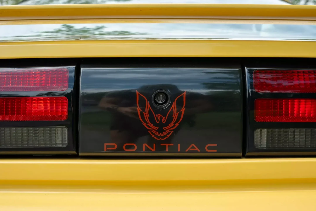1992 Pontiac Firebird 3rd Gen - Image 10 of 31