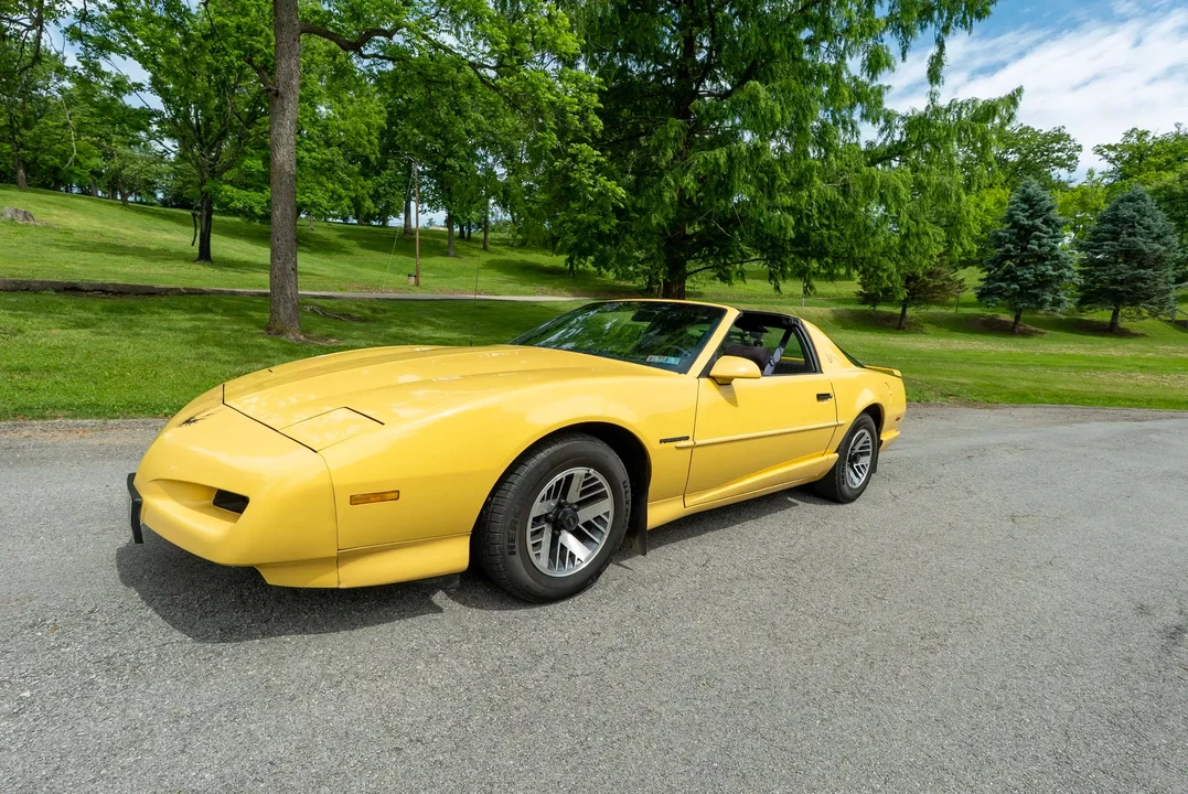 1992 Pontiac Firebird 3rd Gen - Image 2 of 31