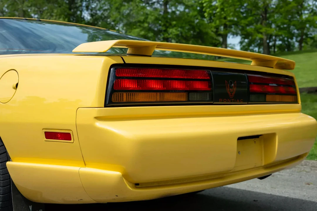 1992 Pontiac Firebird 3rd Gen - Image 7 of 31