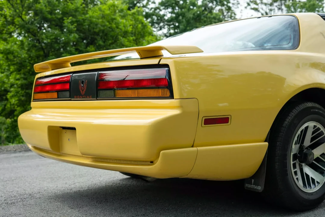 1992 Pontiac Firebird 3rd Gen - Image 12 of 31