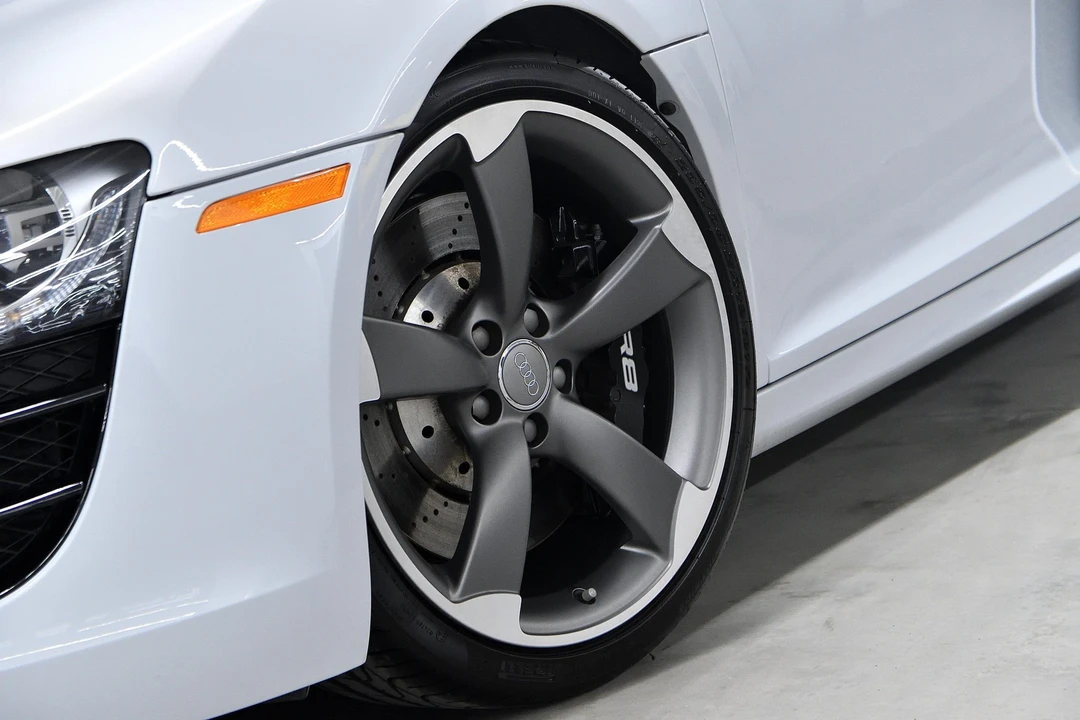 2012 Audi 42 R8 - Image 17 of 31