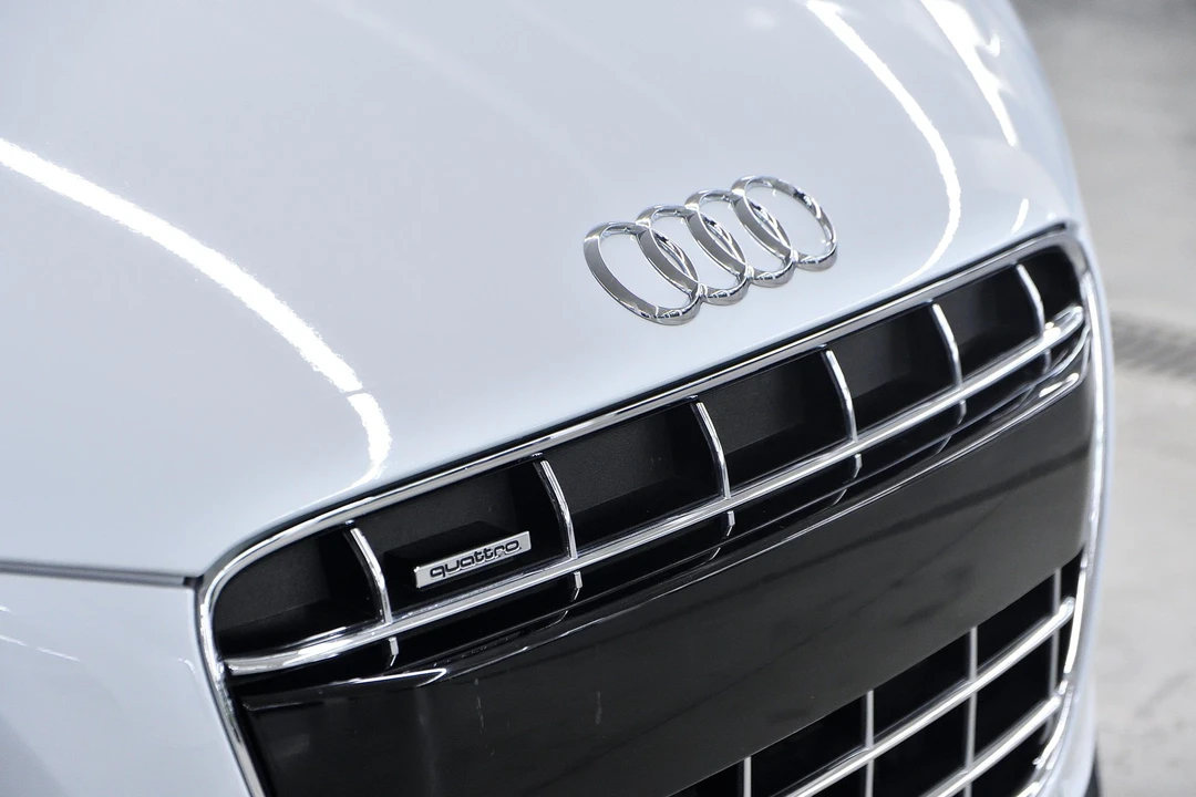 2012 Audi 42 R8 - Image 12 of 31