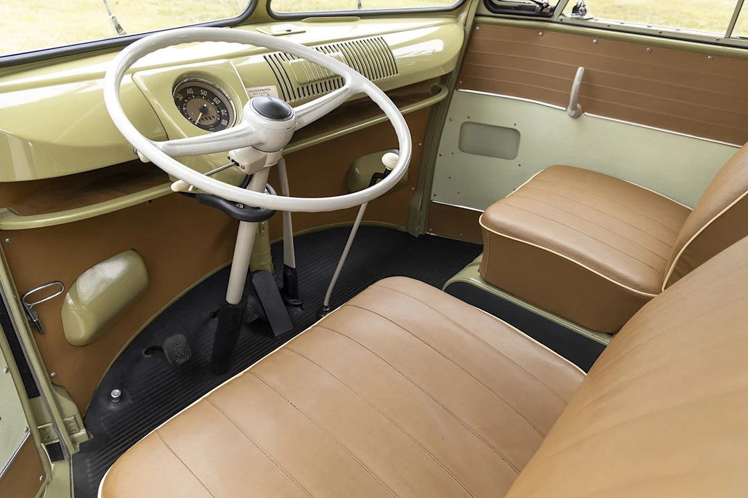 1961 Volkswagen Split-Window Bus - Image 25 of 31
