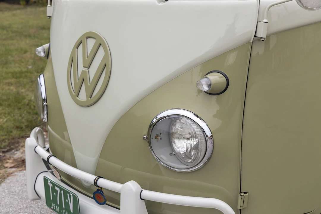 1961 Volkswagen Split-Window Bus - Image 16 of 31