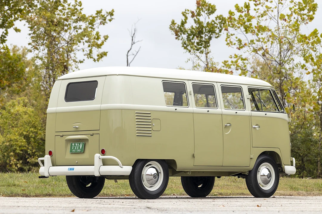 1961 Volkswagen Split-Window Bus - Image 10 of 31