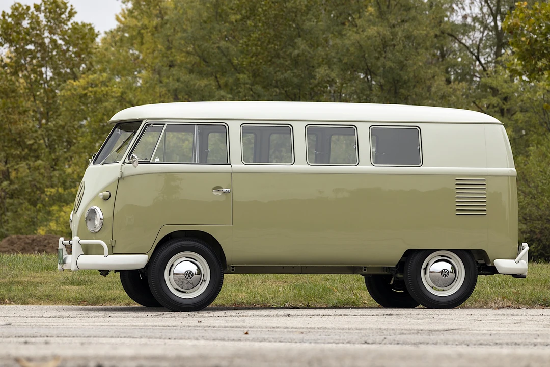 1961 Volkswagen Split-Window Bus - Image 5 of 31