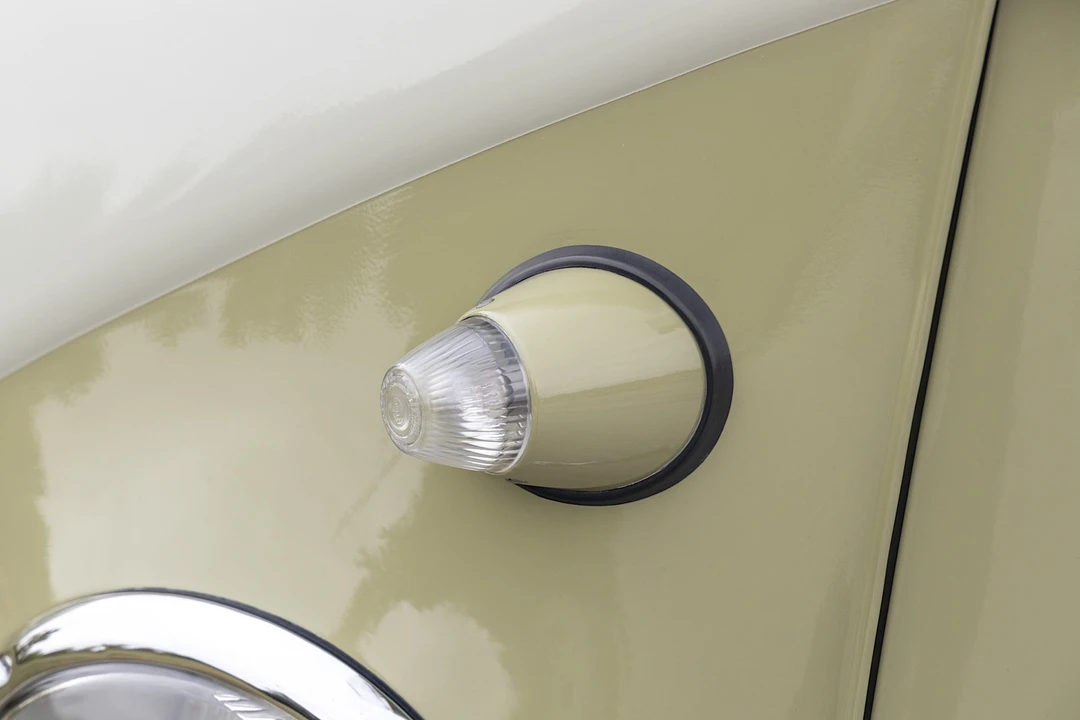 1961 Volkswagen Split-Window Bus - Image 19 of 31