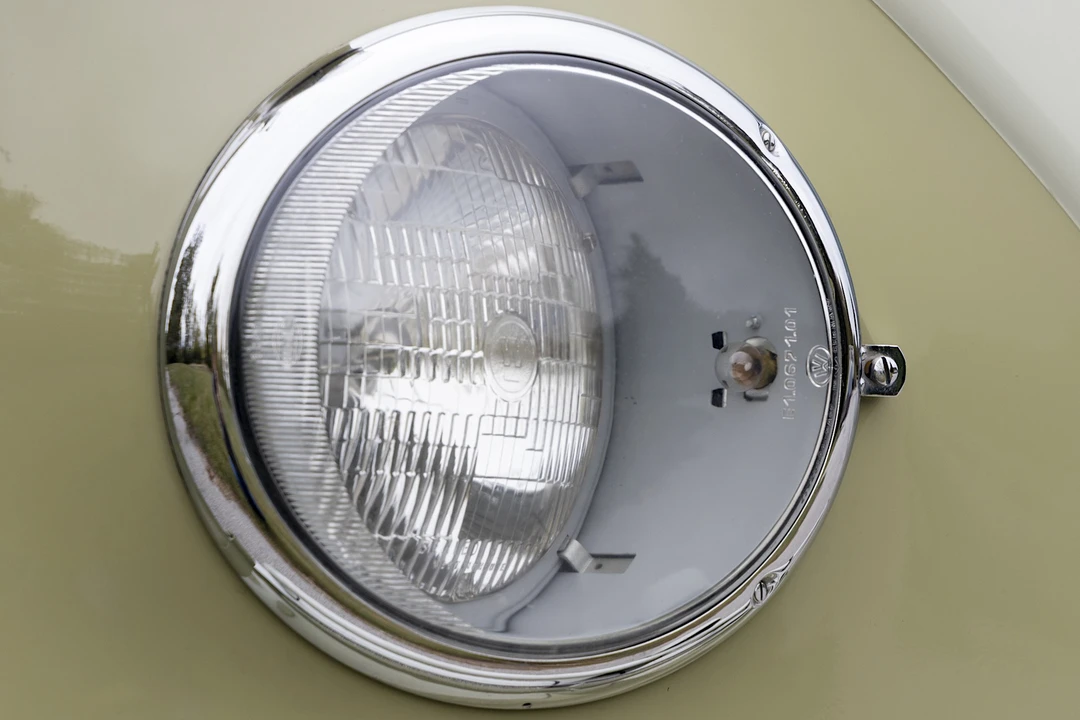 1961 Volkswagen Split-Window Bus - Image 21 of 31