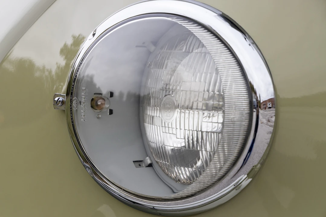 1961 Volkswagen Split-Window Bus - Image 20 of 31